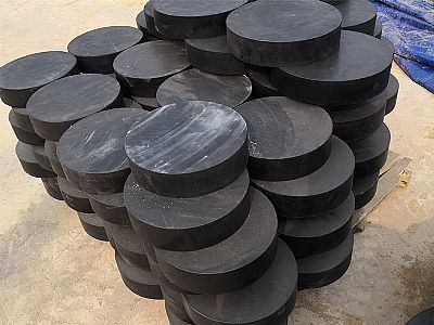 浑江区板式橡胶支座由若干层橡胶片与薄钢板经加压硫化